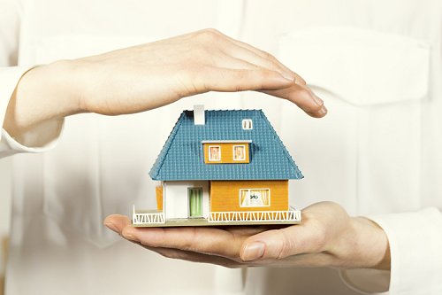 Départ en vacances et assurance habitation, comment bien sécuriser sa maison ?