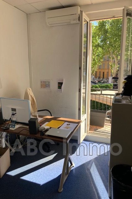 Location Bureau / Commerce à Aix-en-Provence 0 pièce