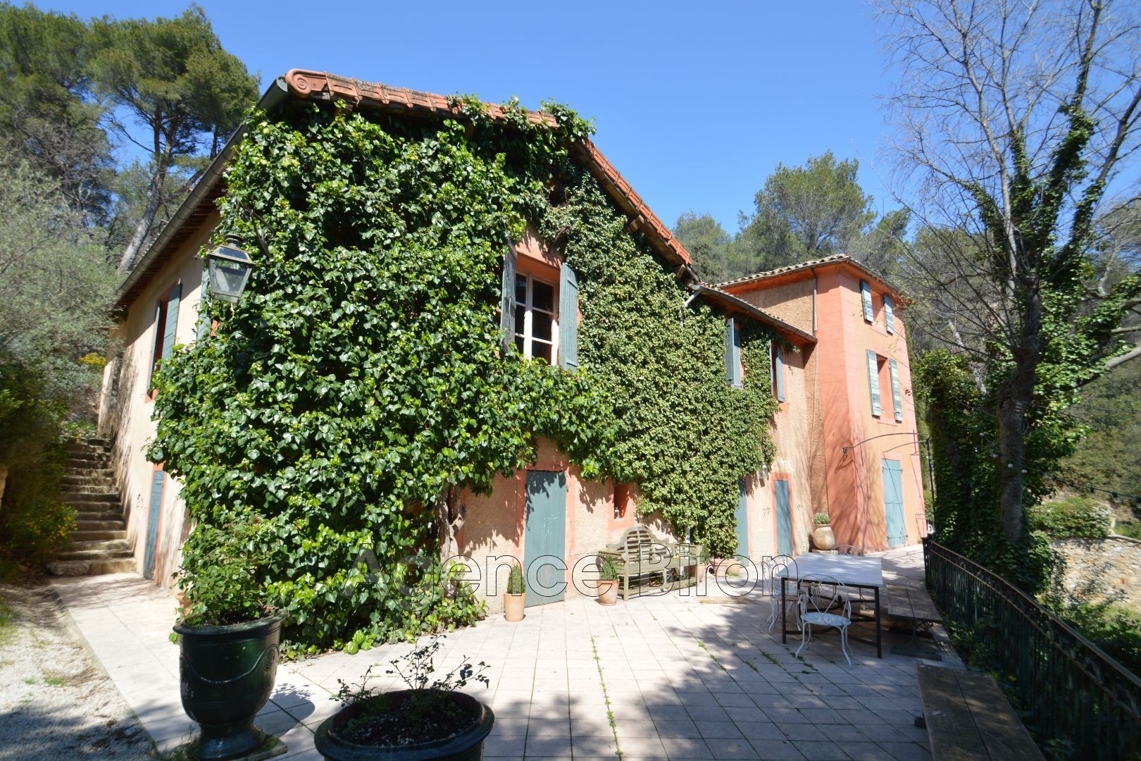 Location Maison à Aix-en-Provence 10 pièces