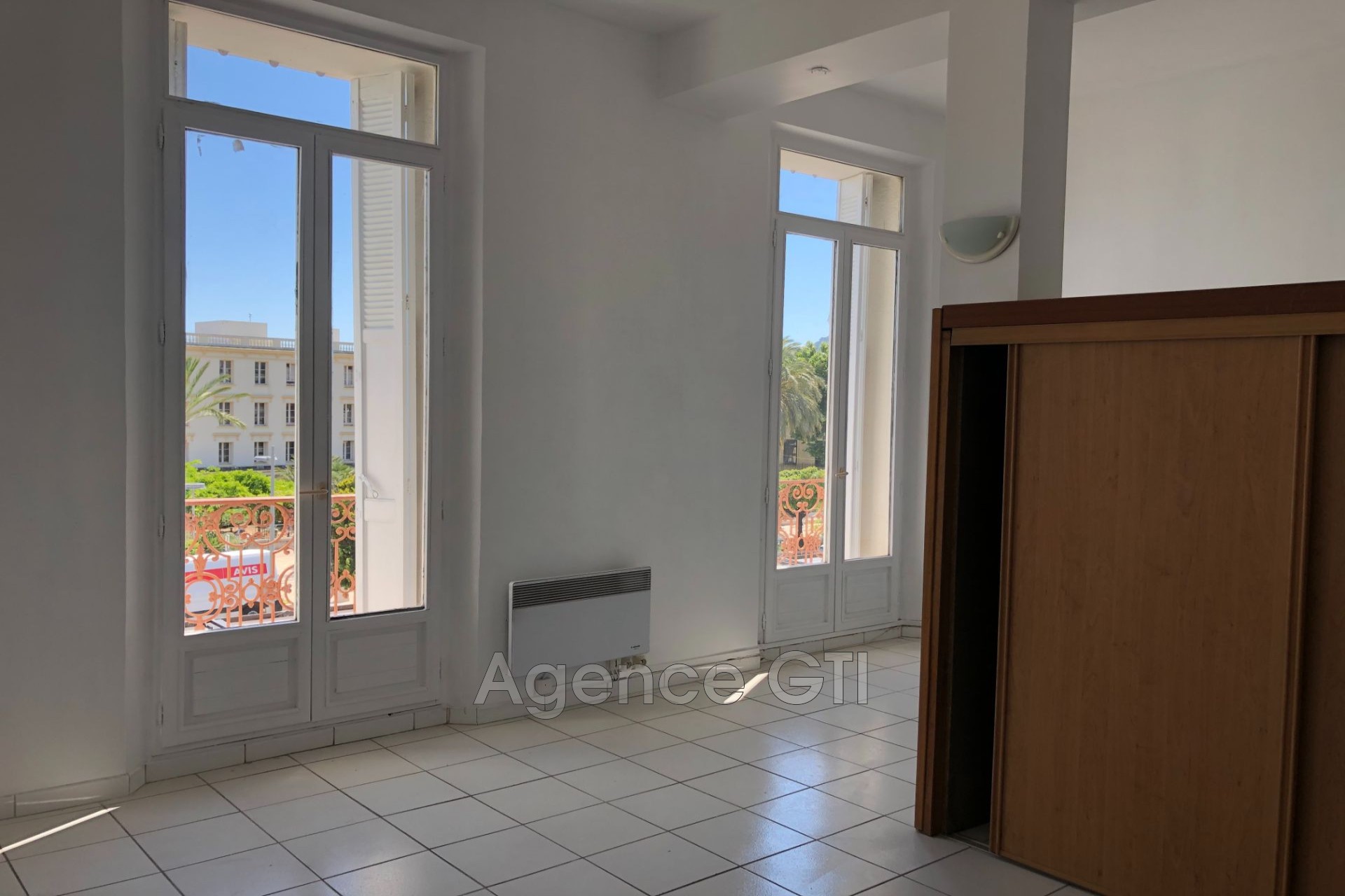 Location Appartement à Hyères 2 pièces