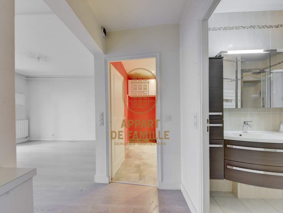 Vente Appartement à Paris Butte-Montmartre 18e arrondissement 5 pièces