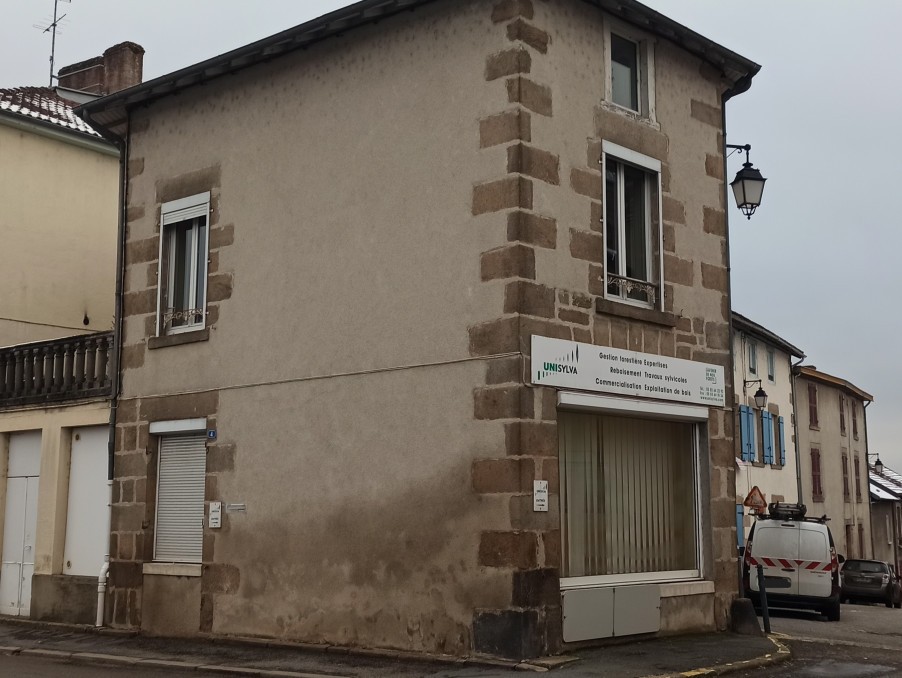 Vente Bureau / Commerce à Bourganeuf 7 pièces