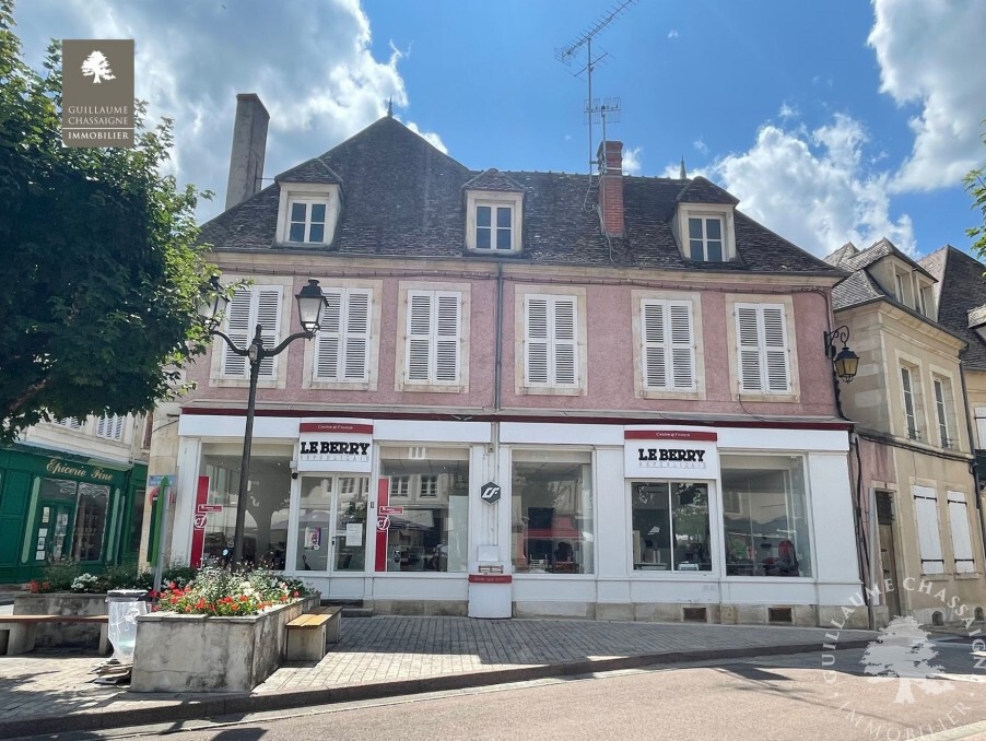 Vente Bureau / Commerce à Saint-Amand-Montrond 7 pièces