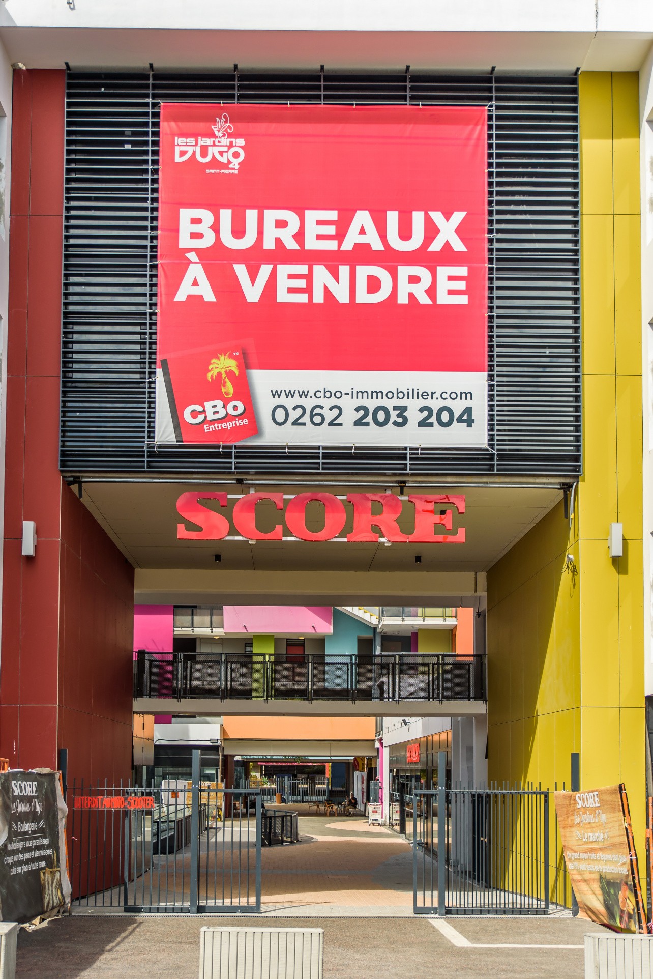 Location Bureau / Commerce à Saint-Pierre 0 pièce