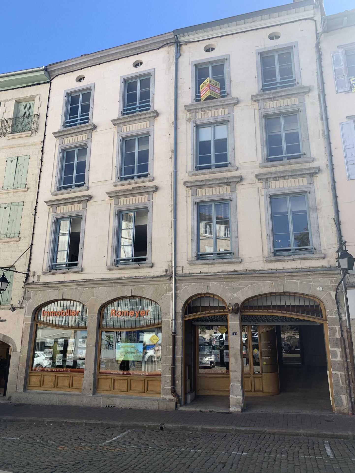 Location Bureau / Commerce à le Puy-en-Velay 0 pièce