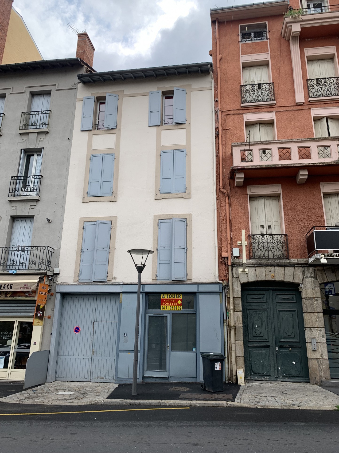 Location Bureau / Commerce à le Puy-en-Velay 0 pièce