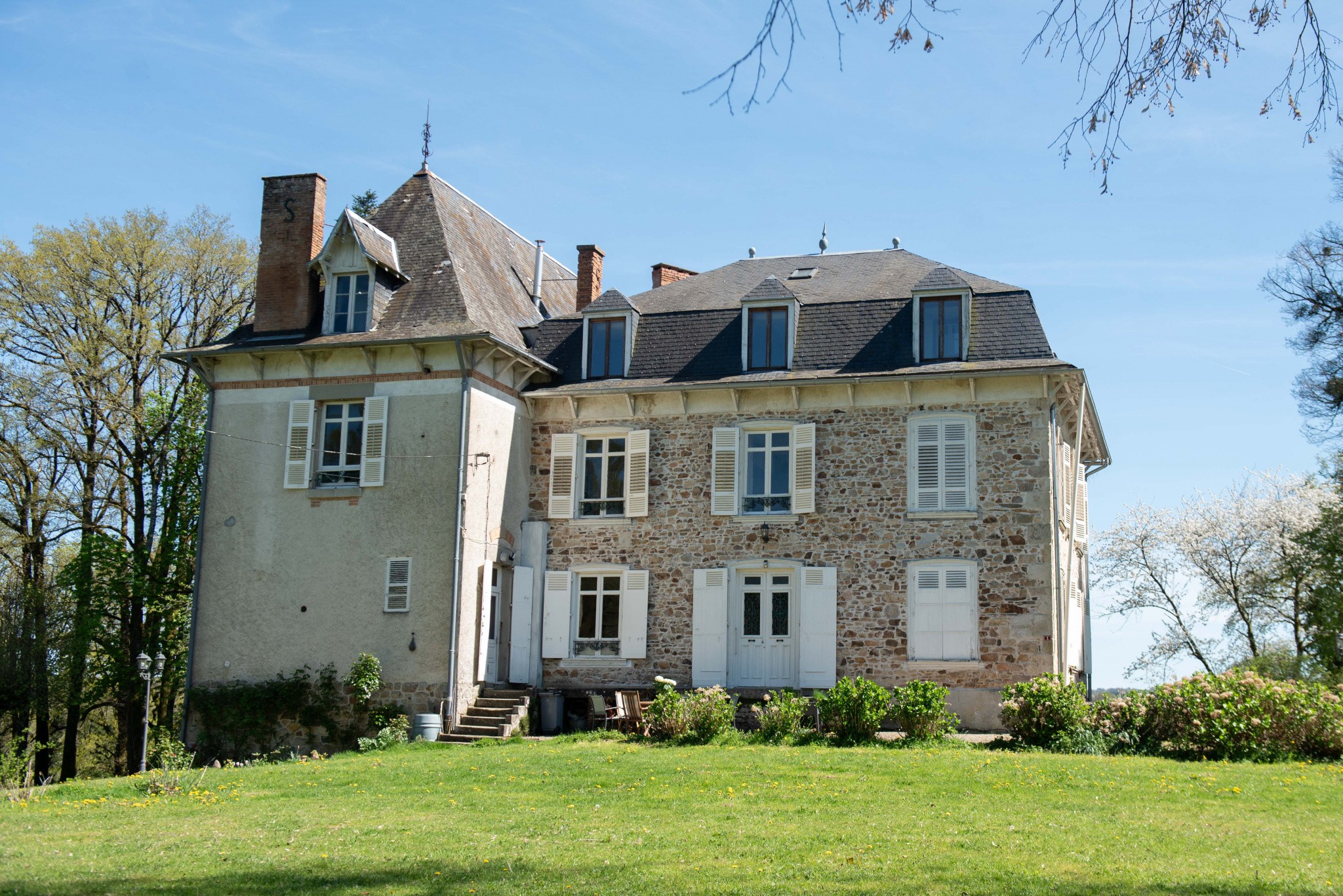 Vente Maison à Saint-Yrieix-la-Perche 12 pièces