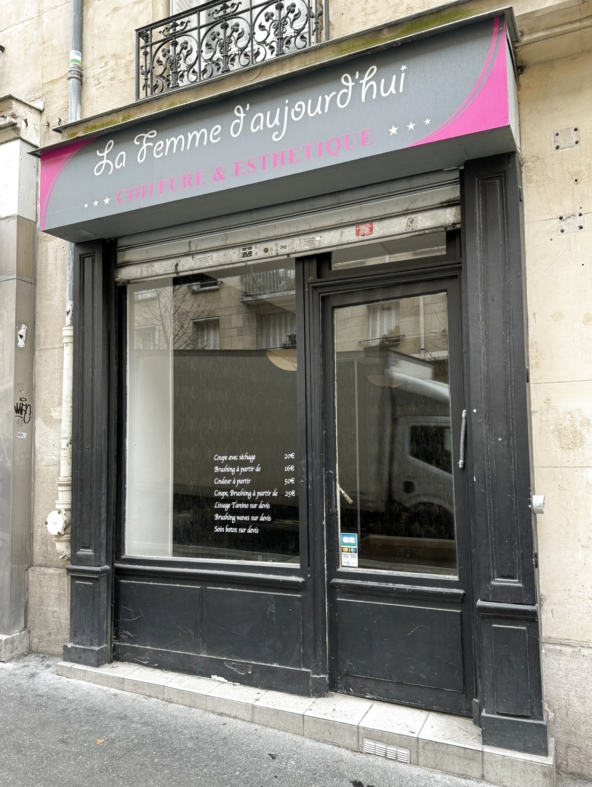 Location Bureau / Commerce à Paris Butte-Montmartre 18e arrondissement 0 pièce