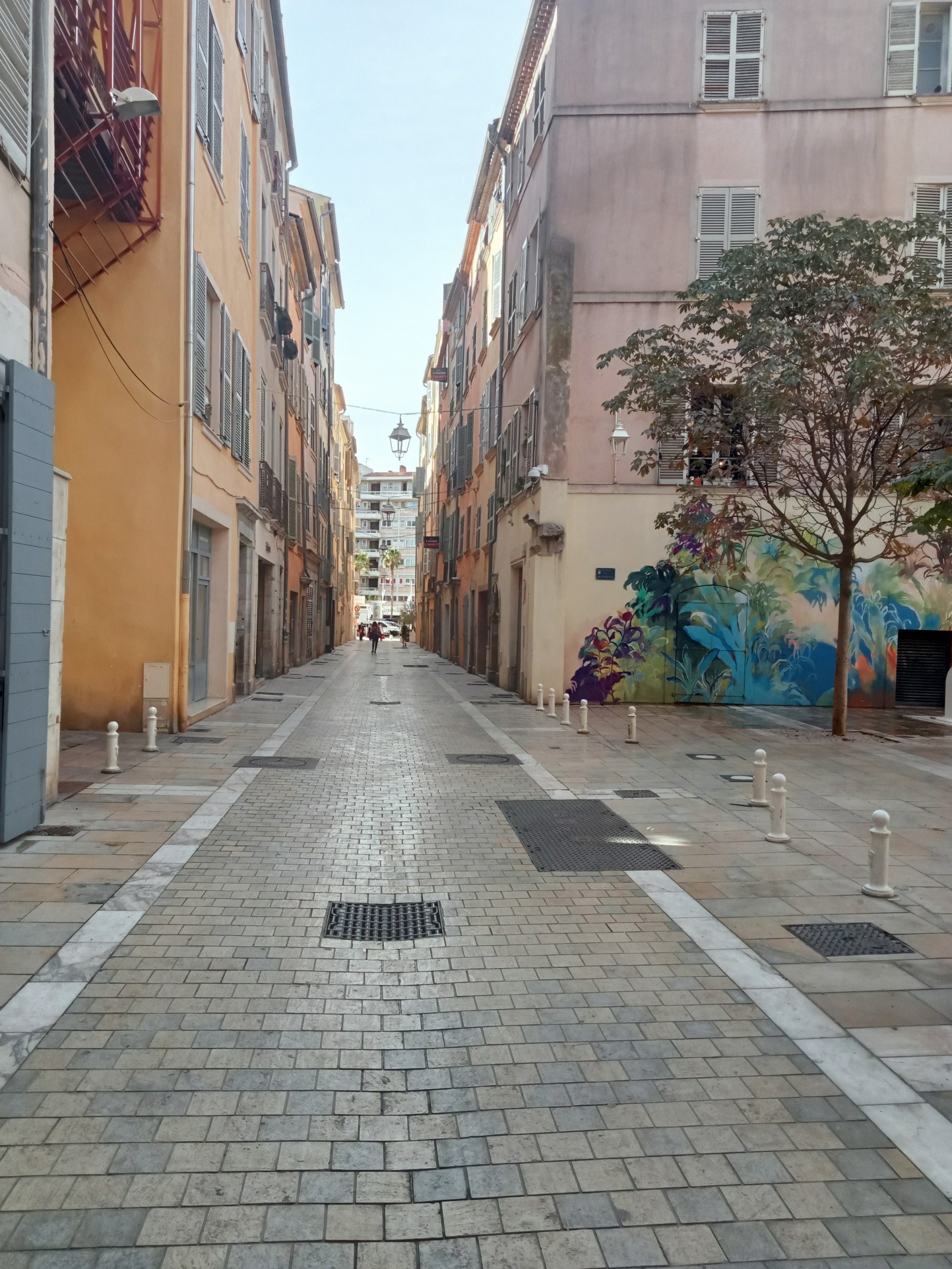 Location Bureau / Commerce à Toulon 2 pièces