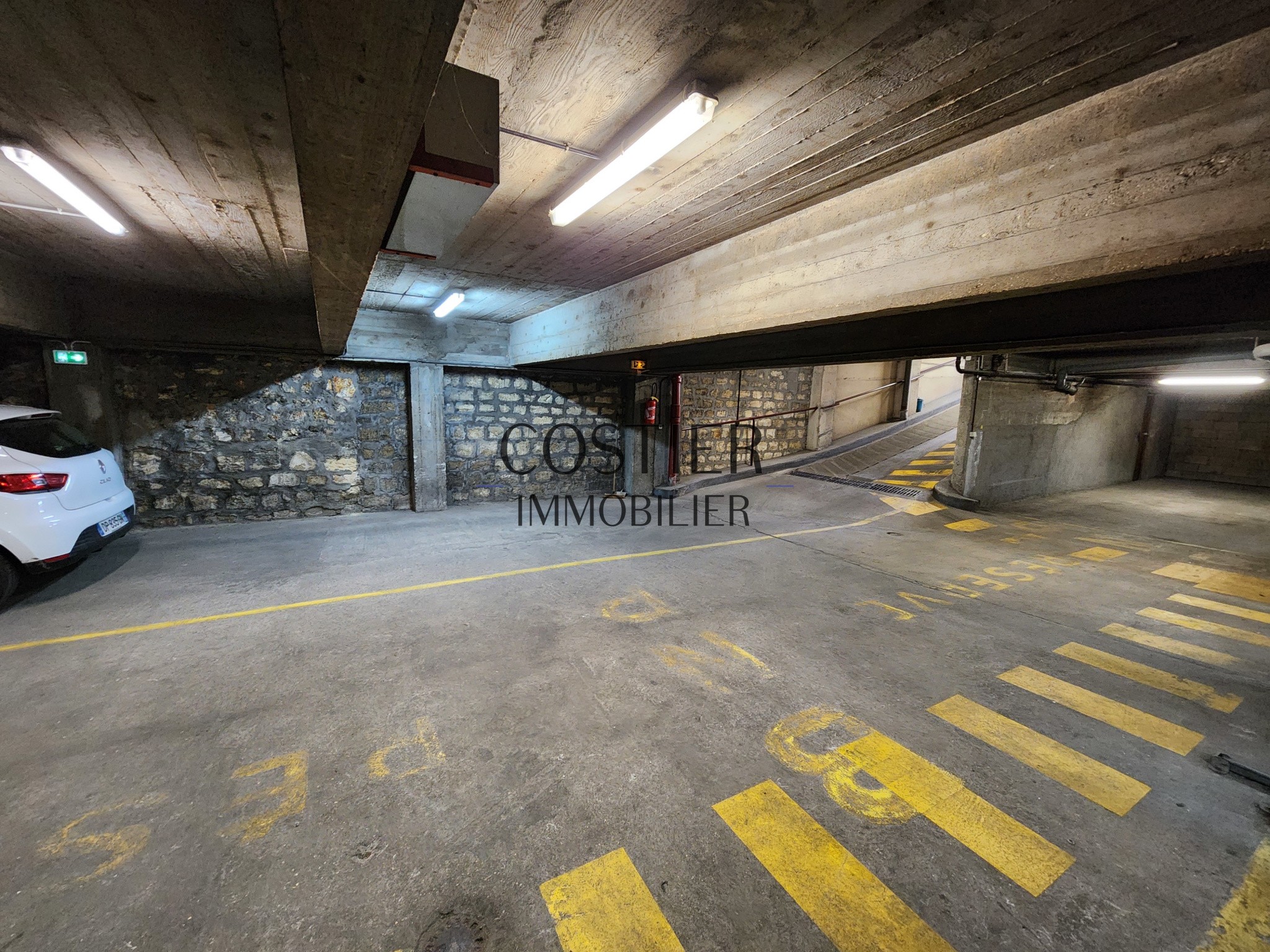 Vente Garage / Parking à Paris Batignolles-Monceaux 17e arrondissement 0 pièce