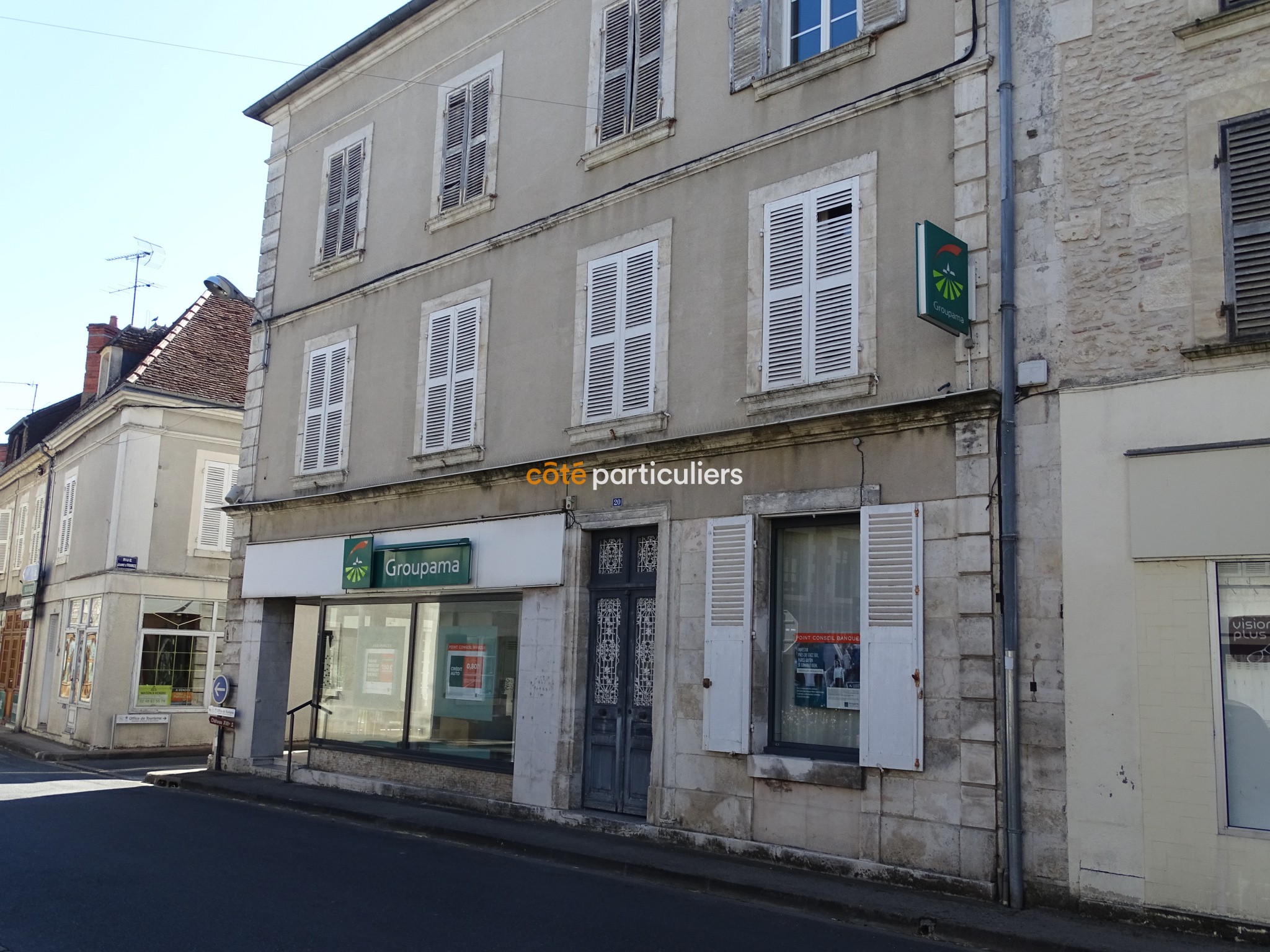 Vente Bureau / Commerce à Lignières 18 pièces