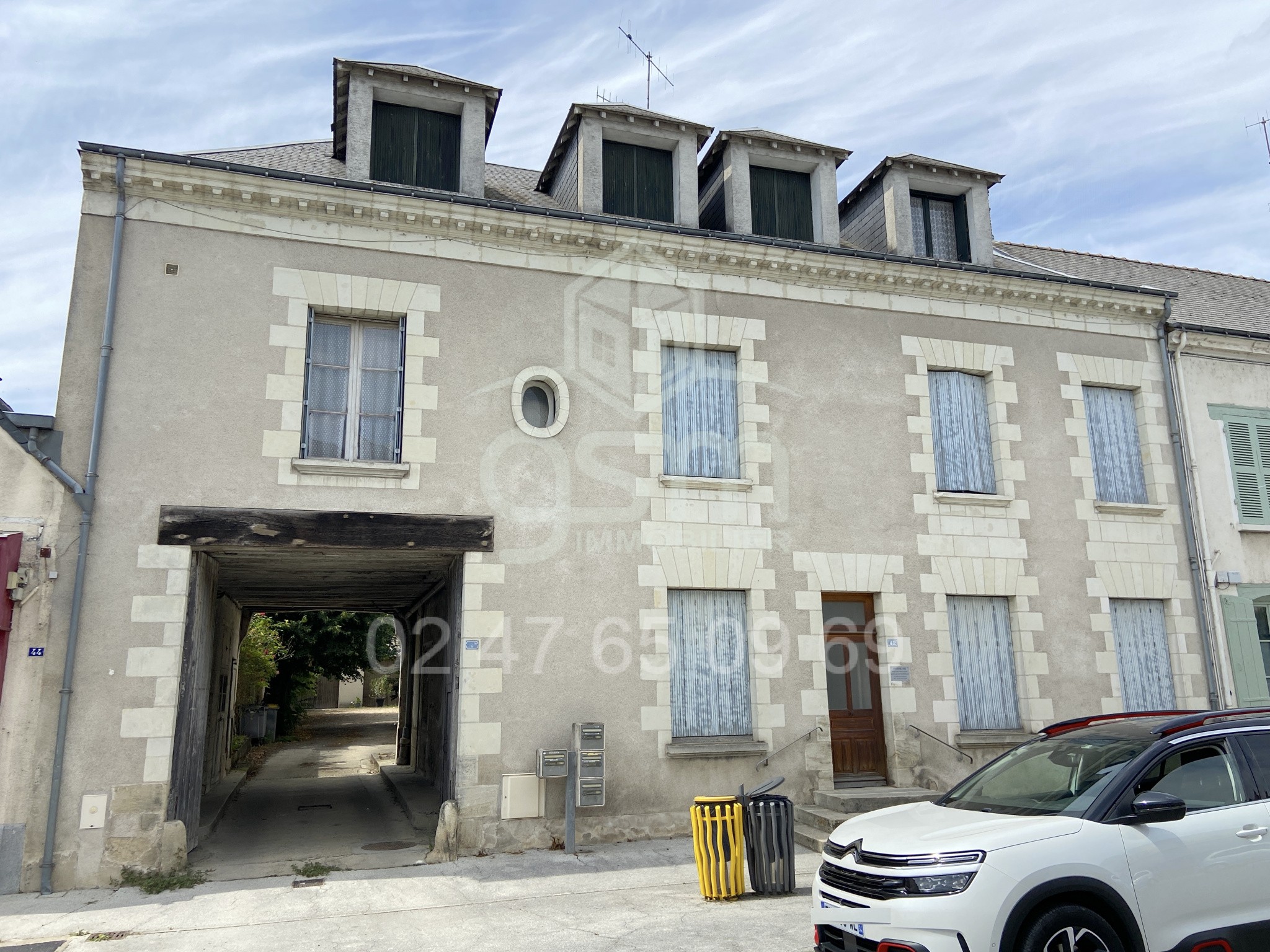 Vente Bureau / Commerce à Sainte-Maure-de-Touraine 20 pièces