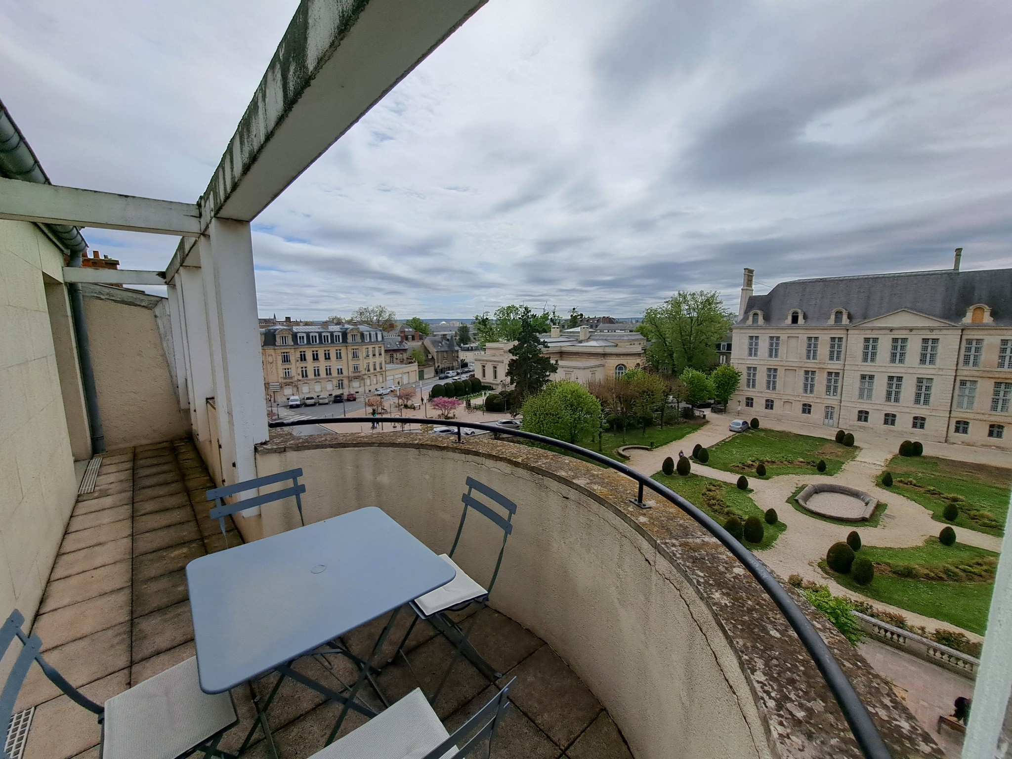 Location Appartement à Reims 5 pièces