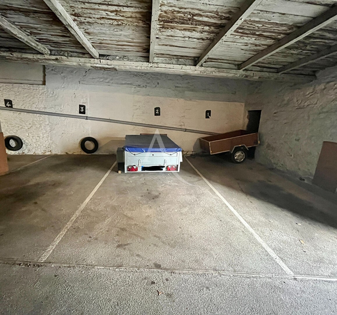 Location Garage / Parking à Laval 0 pièce