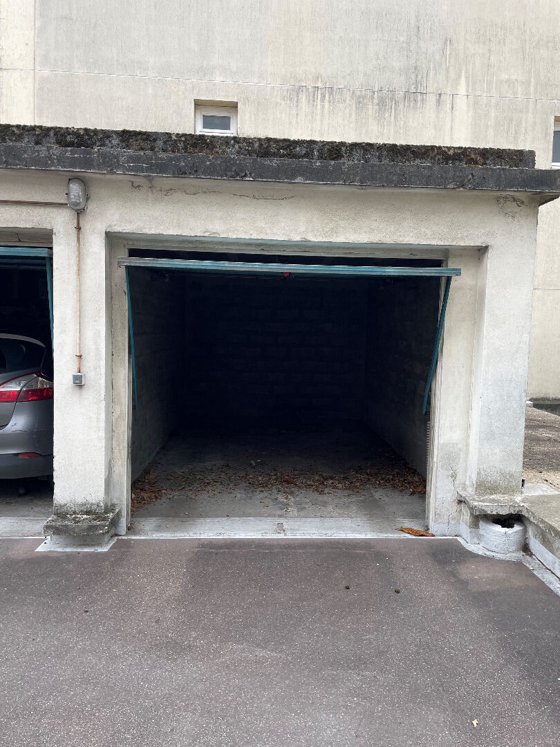 Location Garage / Parking à Colombes 0 pièce
