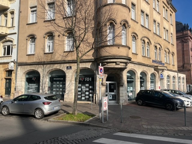 Location Garage / Parking à Metz 7 pièces