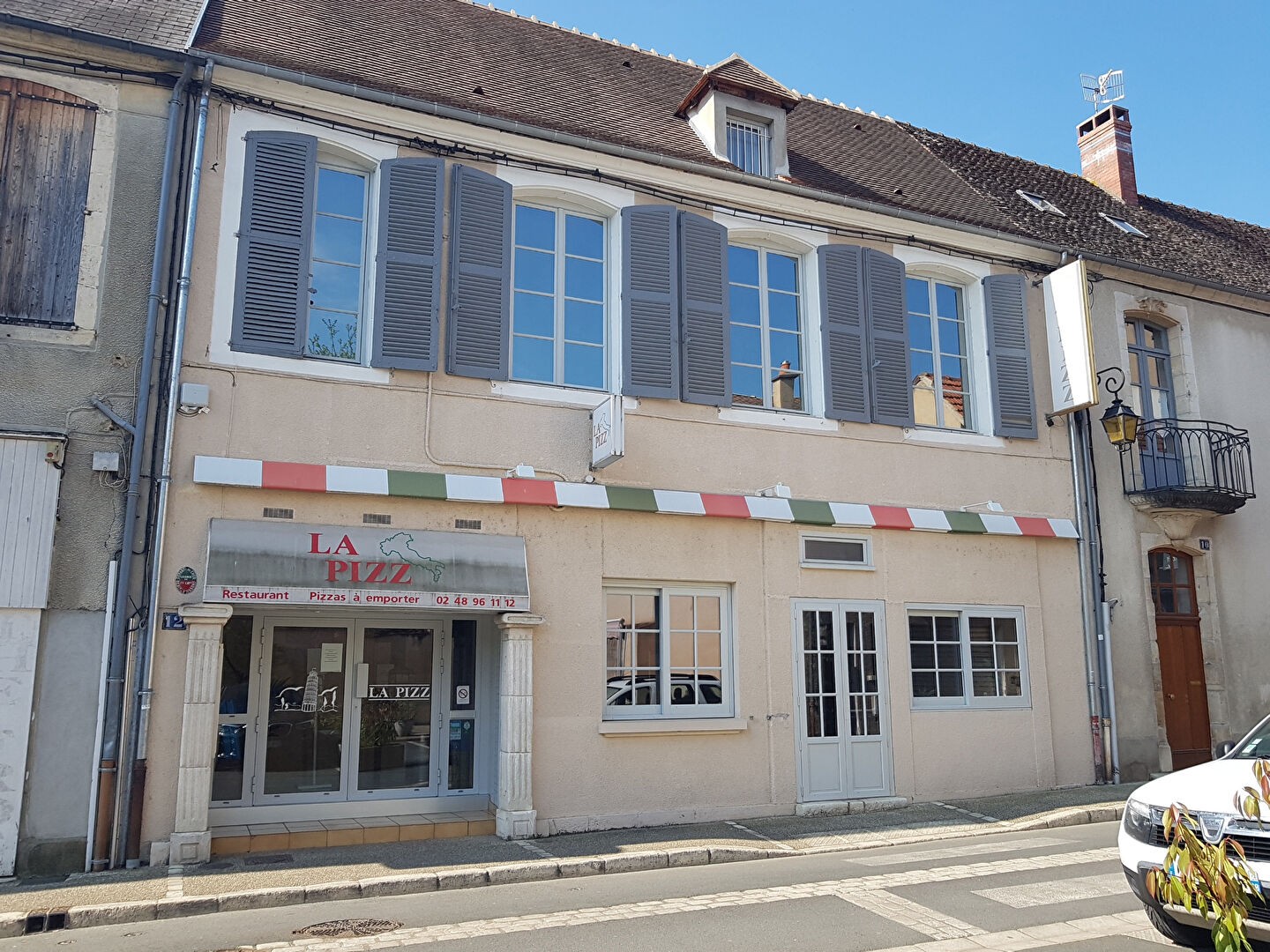 Vente Bureau / Commerce à Saint-Amand-Montrond 6 pièces
