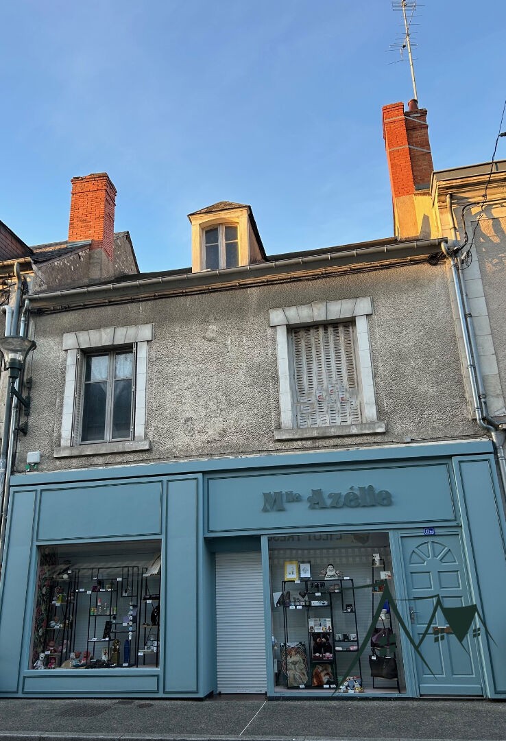Vente Bureau / Commerce à Saint-Amand-Montrond 8 pièces