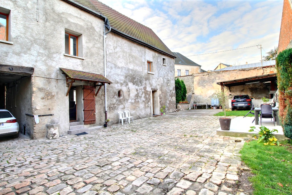 Vente Maison à Neuilly-Saint-Front 7 pièces  - 150 m²