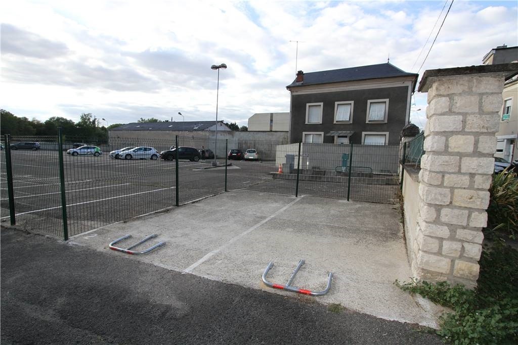 Location Garage / Parking à Bourges 1 pièce