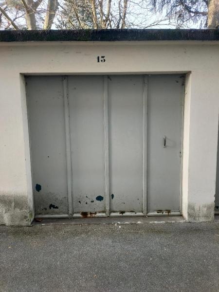 Location Garage / Parking à Champagne-au-Mont-d'Or 0 pièce